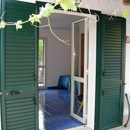 Verdemare Naxos * גיארדיני נאקסוס